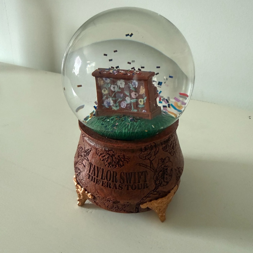 Taylor Swift The Eras Tour Snow Globe